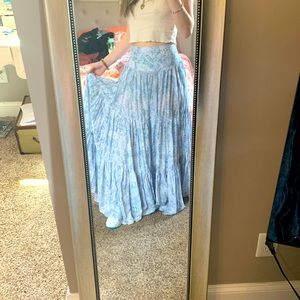 Paisley print NWT SUPER flowy maxi skirt